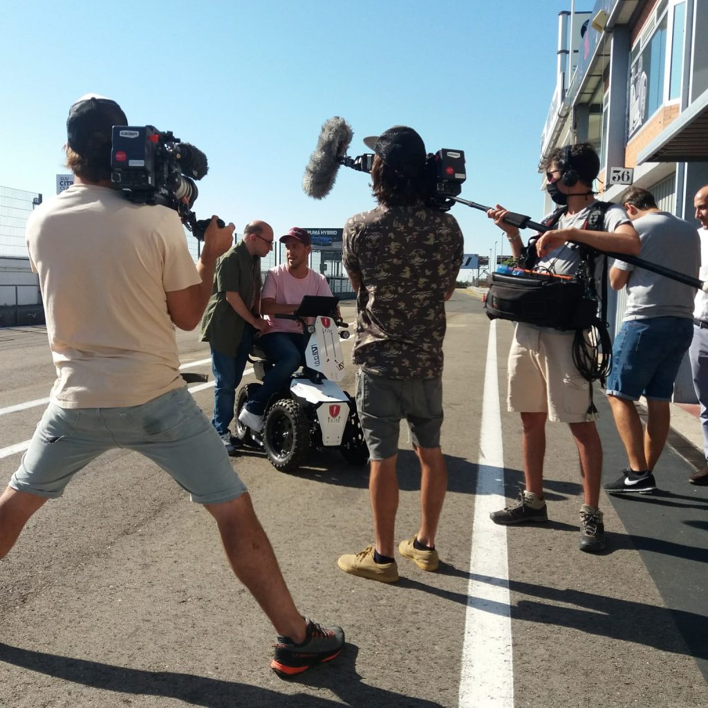 Vehículo todoterreno LGM Langui, diseñado para ofrecer movilidad inclusiva en superficies irregulares y entornos naturales. RTVE 1
LA 1
LGM Estudio, Centro de diseño del automóvil, Style by, Diseño de bocetos, Prototipos, Vehículos reales, Tecnología de diseño, Diseño Conceptual, Realidad Virtual Mixta, Parametrizado 3D, Impresión 3D, Escaneado, Diseño Restomod, Diseño para otros fabricantes, vr, ingeniería inversa, Solidworks, Demostrativos, Diseño de vehículos, Concept de vehículos, vehículos eléctricos, piezas funcionales, moto electrica, LGM Langui, Ligier, creación de ideas, innovación y diseño en movilidad. Soluciones únicas para transformar el transporte con visión y tecnología de vanguardia, Innovación, diseño y visión futurista, equipo de diseño, TVE